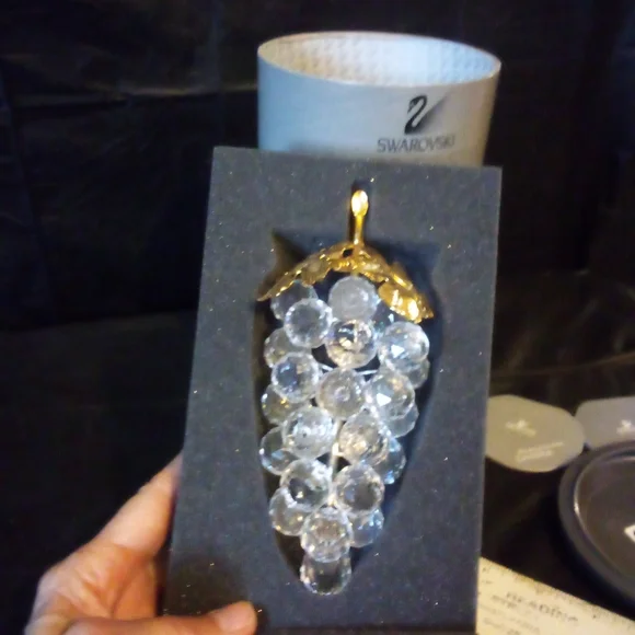 Swarovski grape cluster large 6.25" in original box excellent condition - Picture 8 of 10